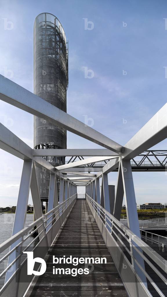 La Cité de la voile Eric Tabarly, Keroman underwater base in Lorient (Morbihan). Architect Jasques Ferrier, 2008. Photography 21/09/07.