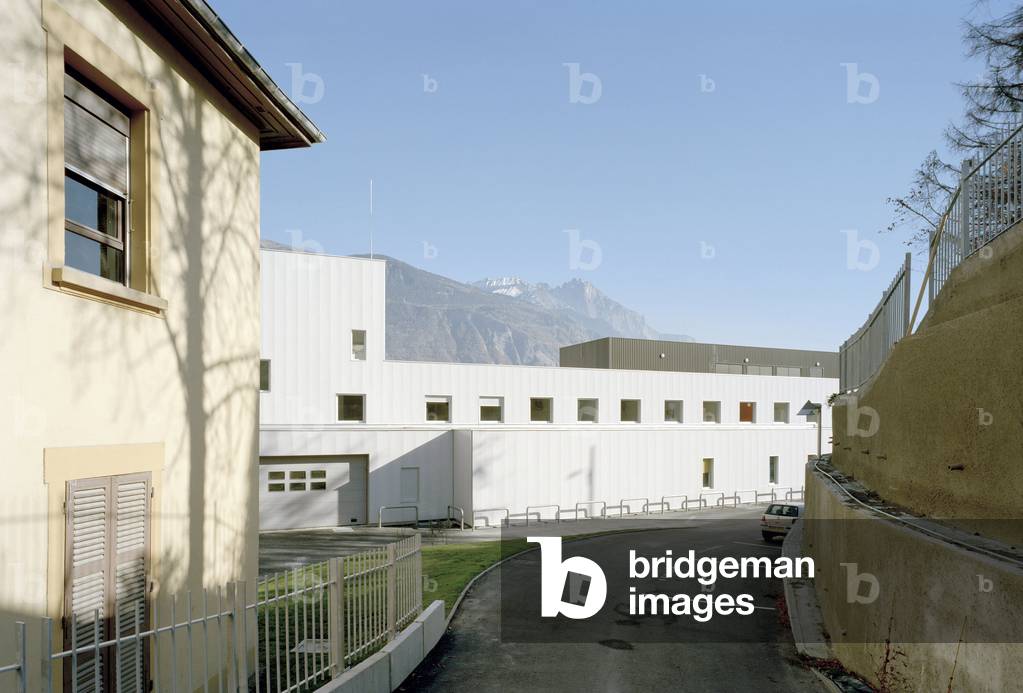 The Hospital Centre of Saint Jean de Maurienne (Savoie). Realisation 2005, architects Vincent Rey Millet and Nunc architects. Photography 15/08/06.