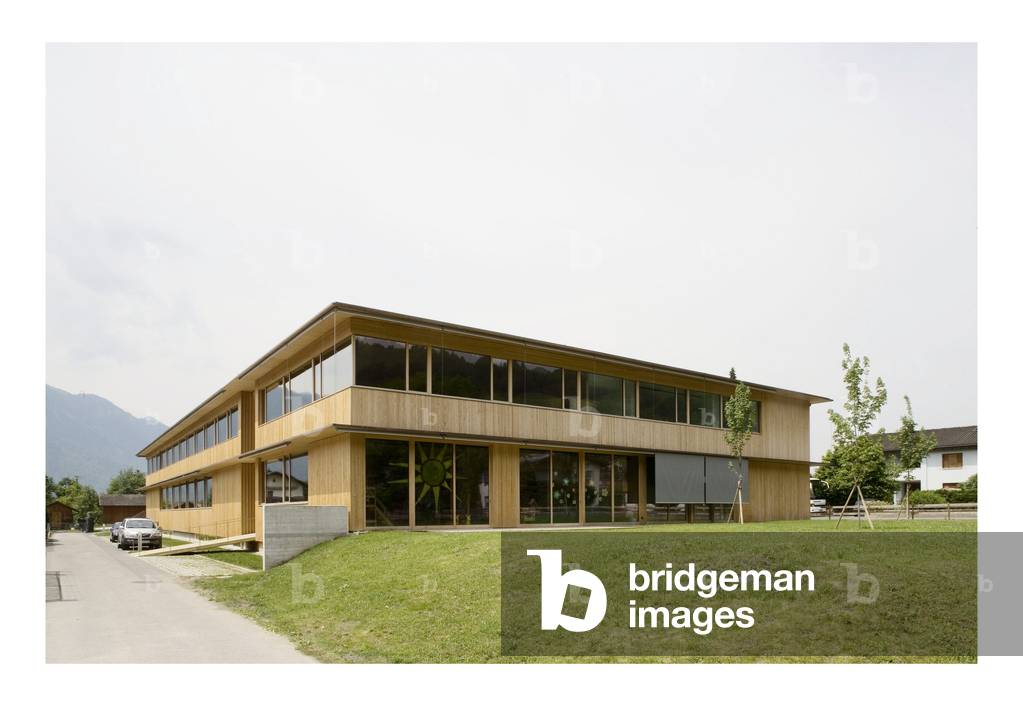 The communal centre (Gemeindezentrum) in Ludesch (Austria) presents a mix of programmes: a centre entirely constructed of wood, heating by biomassics and solar energy with a town hall as a meeting place. Architect Hermann Kaufmann, 2005