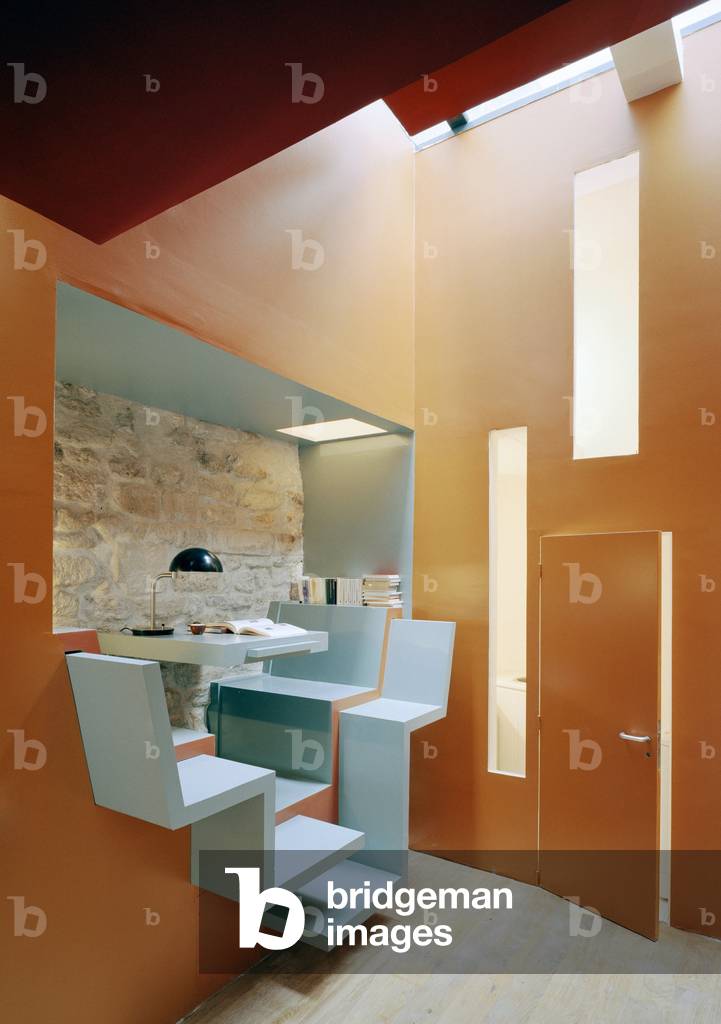 Townhouse made by Christian Pottgiesser and colourful by Pascale Thomas, 2004, Paris 75010. Photography 10/06/04