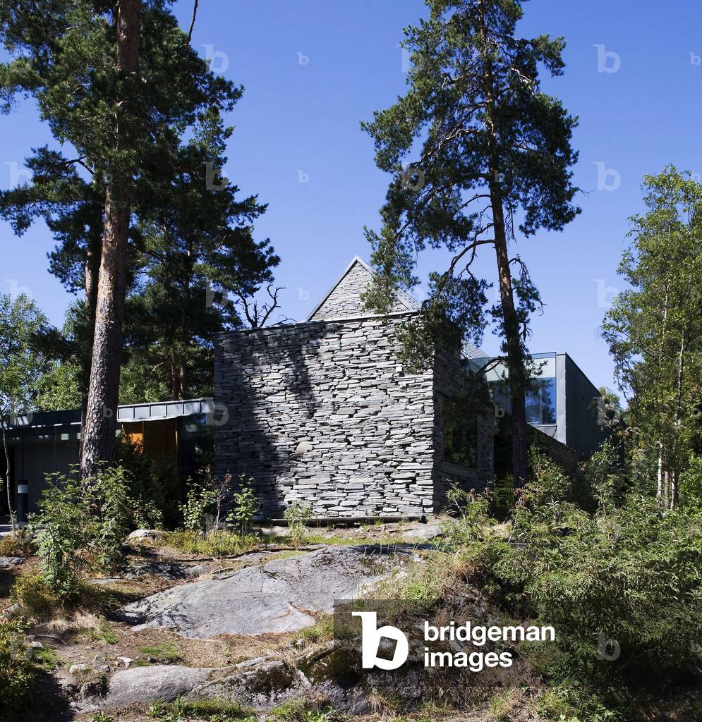 Mortensrud Church in Oslo (Norway). Architect Jensen/Skodvin Architecs, 2002.