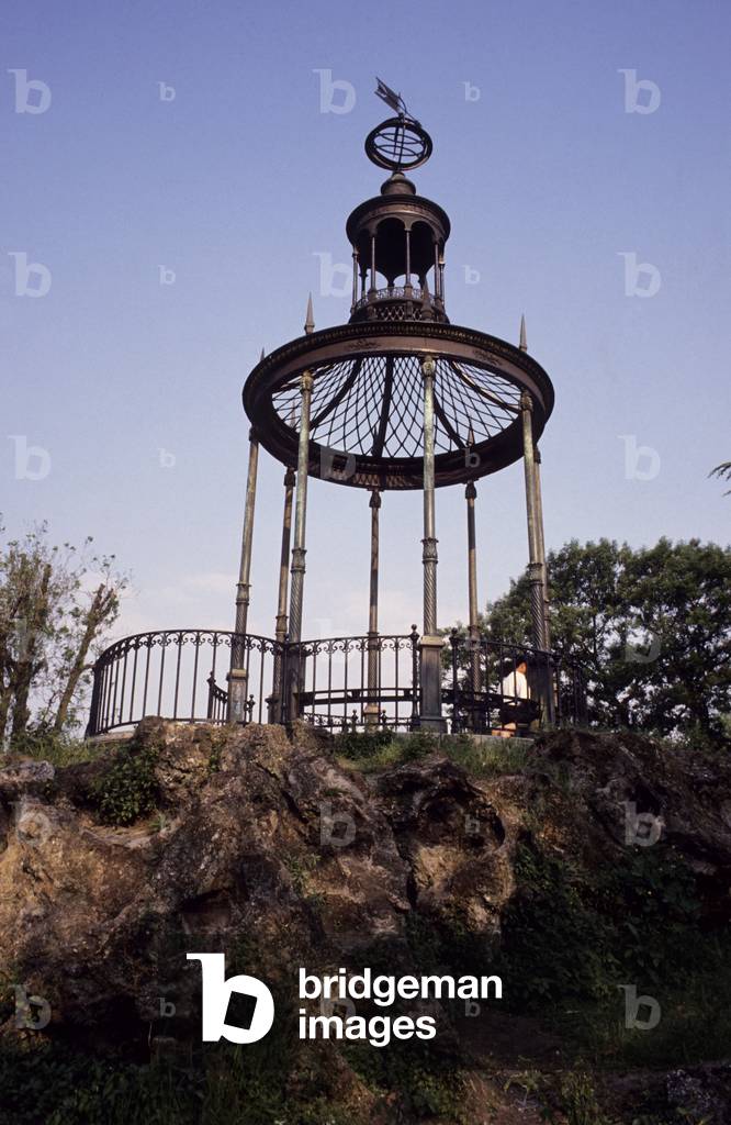 Le kiosque de la butte Coypeau du Jardin des Plantes in Paris 75014. Architecture 1786.