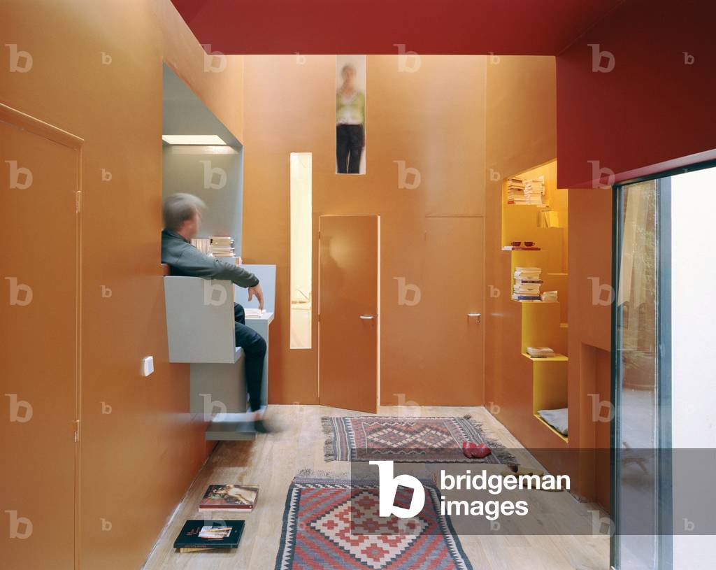 Townhouse made by Christian Pottgiesser and colourful by Pascale Thomas, 2004, Paris 75010. Photography 10/06/04