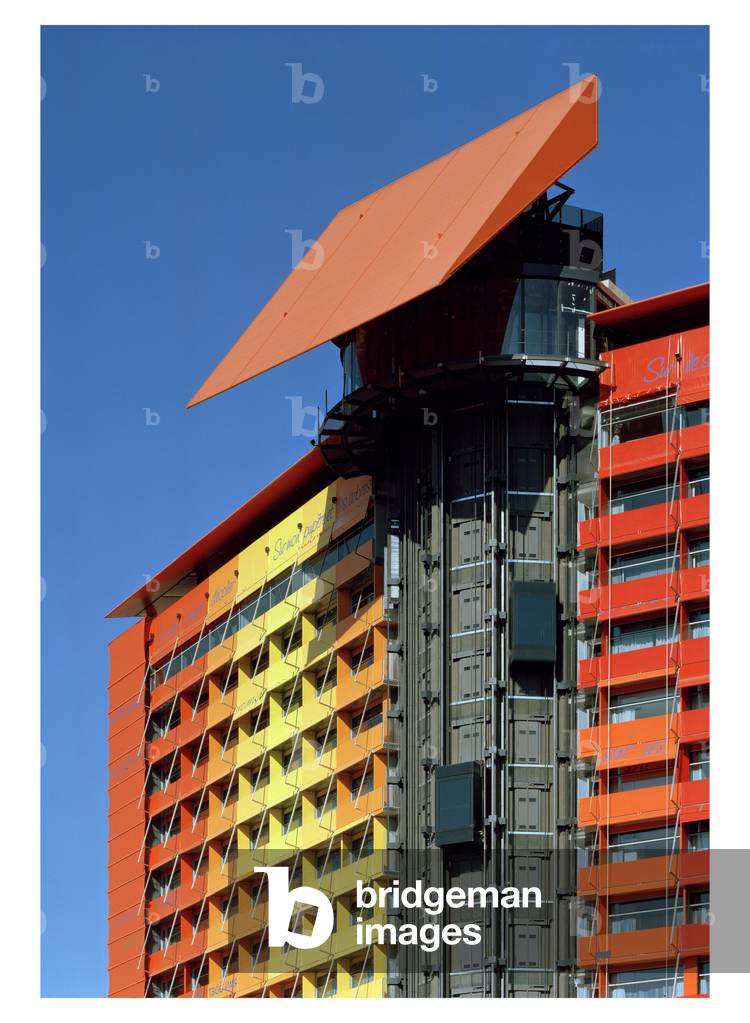 The facade of the Hotel Puerta America, 41 Avenida America in Madrid, Spain, built in 2005. Photography 13/09/05