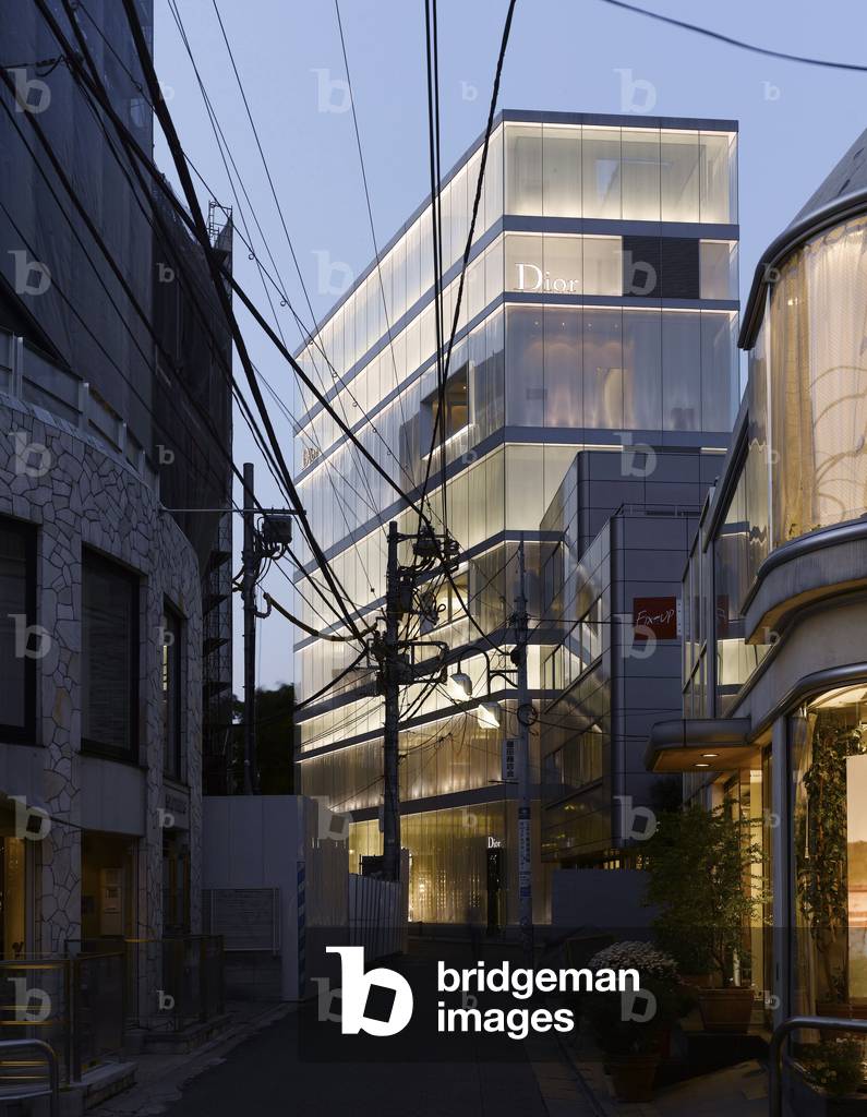 Dior store “” Dior Omotesando””” Shibuya district, Tokyo, Japan. Architecture of SANAA, Kazuyo Sejima and Ryue Nishizawa, 2003. Phootgraphy 23/03/08