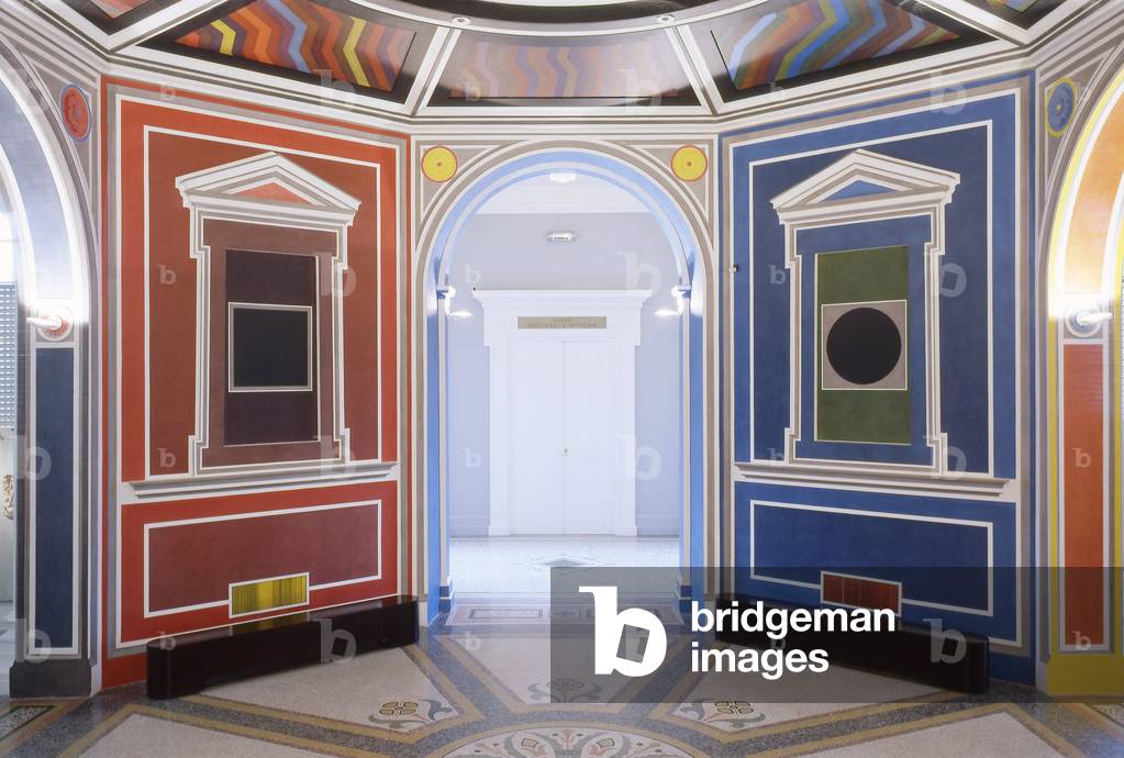 Rehabilitation of the Musee de Picardie in Amiens, Somme, Picardie, France. Architecture by Jean-Paul Robert (Jean Paul Robert) in 1994. Fresco fresco: Sol Lewitt. Photography 1994