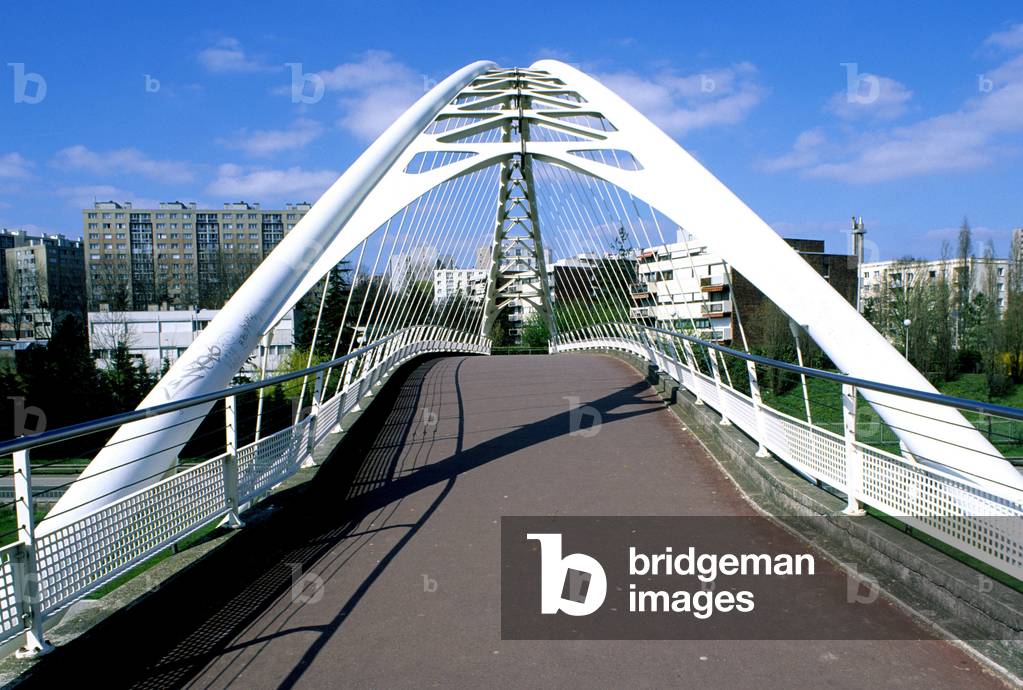 Passerelle Oudry - Mesly (Oudry-Mesly) to Creteil, Val-de-Marne (Val de Marne), Ile-de-France (Ile de France). Pietonniere Bridge Architecture of Santiago Calatrava, 1987-1988. Photography 10/04/99