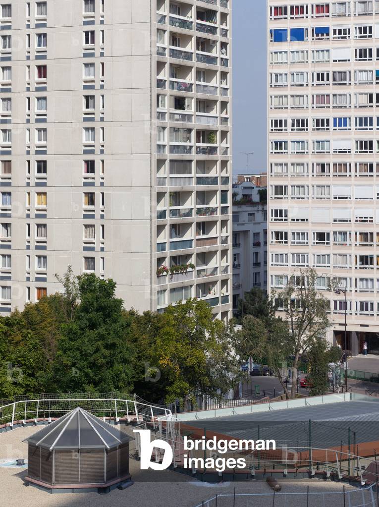 Social housing tour, place des fetes, in Paris in the 19th arrondissement. Photography 09/12/07.