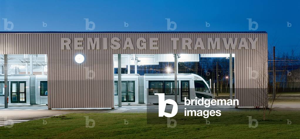 The warehouse of the Tramways of Valenciennes, Nord, Nord Pas De Calais. Architecture by Jacques Ferrier, 1999-2006. Photography 09/03/07