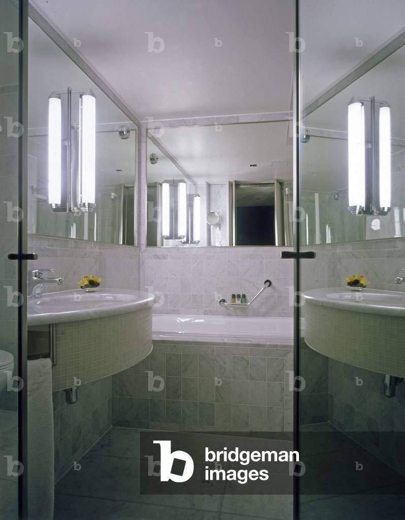 Sheraton Hotel Roissy in France. Architecture by Andree Putman, 1996. Photography 10/01/2006.