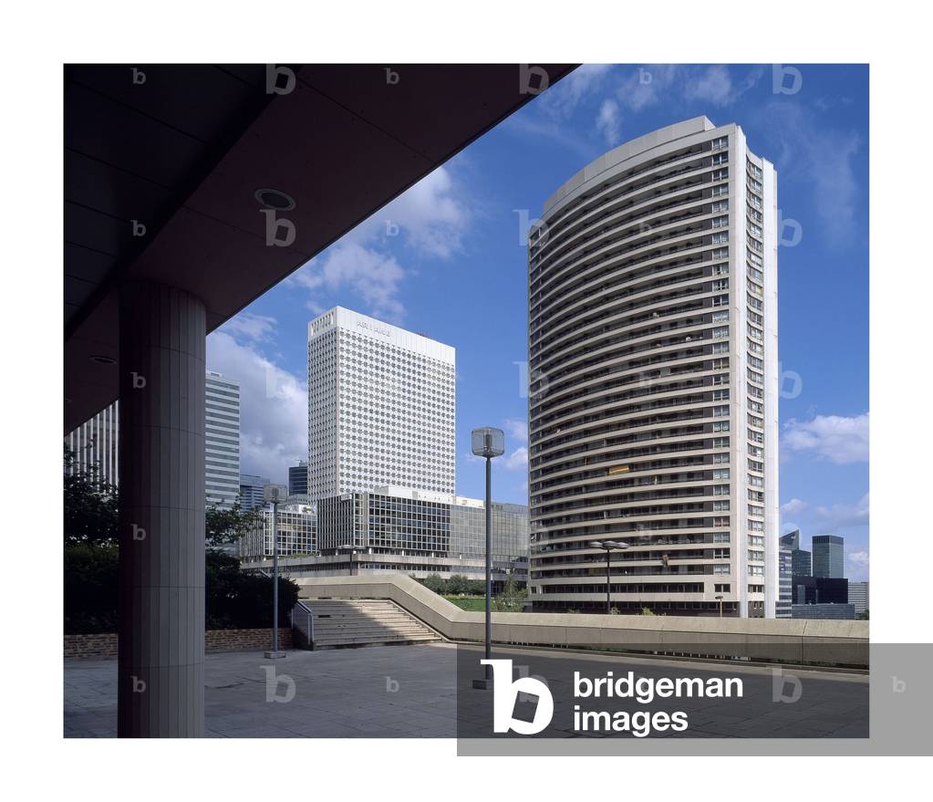 Tower Eve, 1 place du Sud a La Defense (Hauts de Seine). Construction 1974. Photograph 2005.