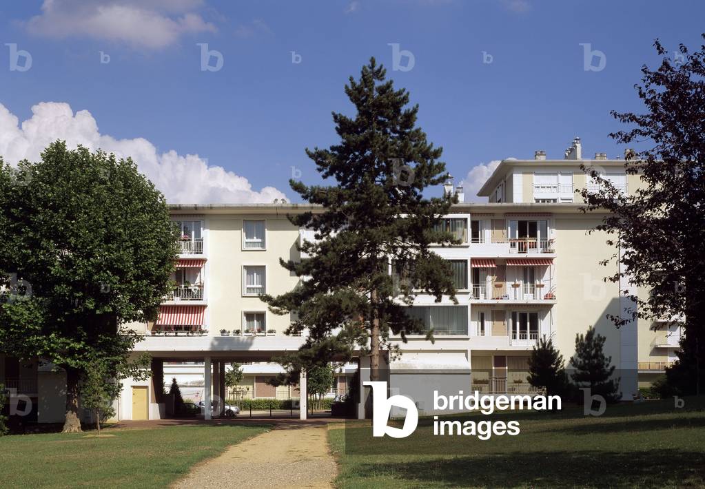 The residence Les Bas Coudrais in Sceaux (Hauts de Seine). Construction 1957. Photography 2005.