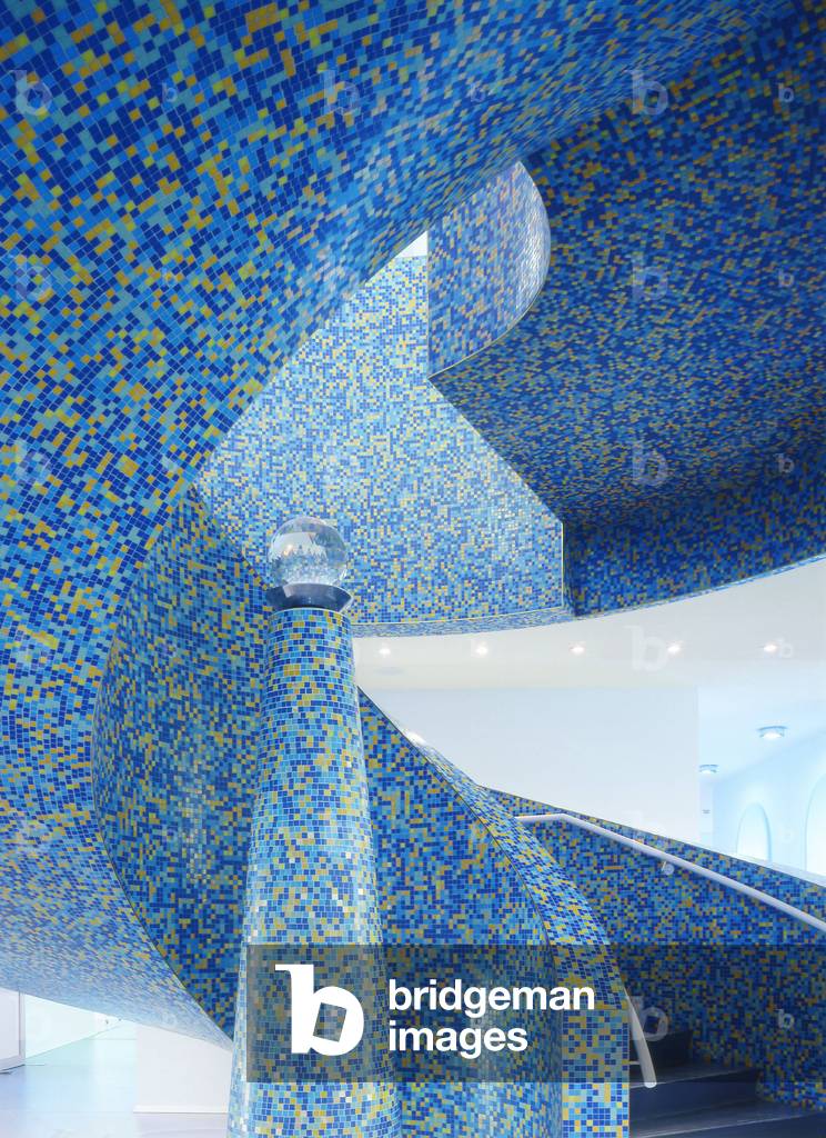 The staircase of Alessandro Mendini from the Museum of Design in Groningen in the Netherlands (Netherlands). Architects: Alessandro Mendini, Michele de Lucchi, Coop Himmelblau and Philippe Starck, 1985-1995. Photography 1995