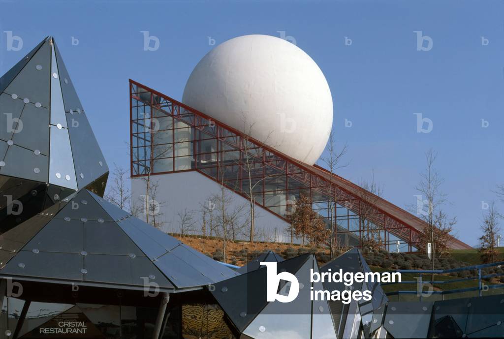 The Futuroscope in Poitiers, La Cité du Numerique. Architecture by Denis Laming, 1986-1998. Photography 10/05/93