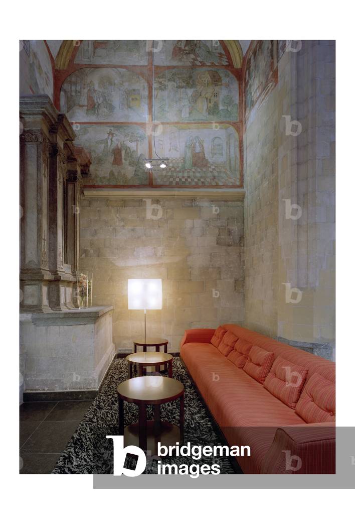 The hotel Kruisheren in Maastricht, Netherlands (Netherlands) realized by Satijn more architects and Vos interieur Mapertuus in 2005. Photography 15/03/06. In the heart of the historic centre of Maastricht, the 15th century Kruisherenklooster was inaugurated as a hotel in May 2005. In a very contemporary and innovative style and furniture by the Dutch interior architect Henk Vos (Maupertuus) and the famous lighting architect Ingo Maurer.