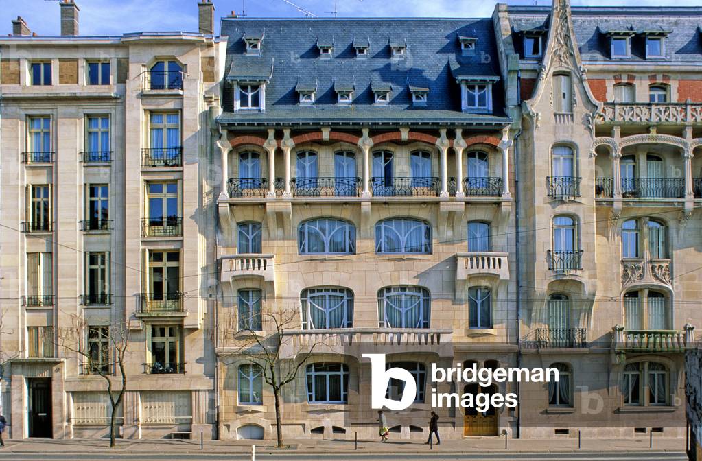 Building Lombard, 69 avenue Foch (architect Emile Andre, 1903) in Nancy (Meurthe et Moselle). In Nancy, Art Nouveau takes the name of Ecole de Nancy, or Alliance provincial des industries d'art, thanks in particular to the emblematic figure of Emile Galle. Glassware, furniture, stained glass, ceramics, leather, ironwork, architecture, etc. participate in this vast movement of renovation of decorative arts that still marks the city today.