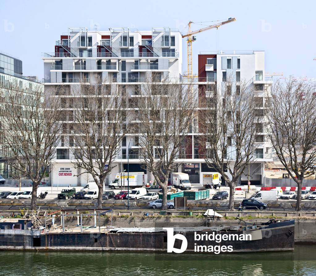 Construction of an apartment building, Ile Seguin Rive de Seine in Boulogne Billancourt (Hauts de Seine). Architects Workshops 234. Photography 05/04/09.