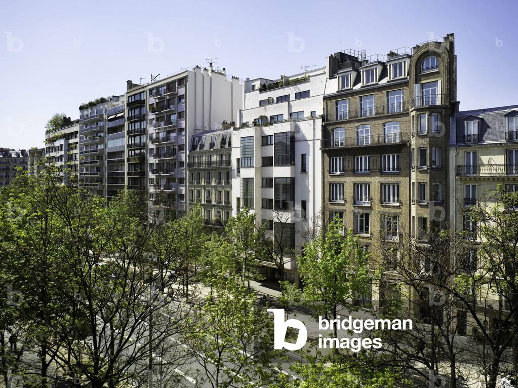 Boulevard Raspail in Paris in the 6th arrondissement.Photography 24/04/08.