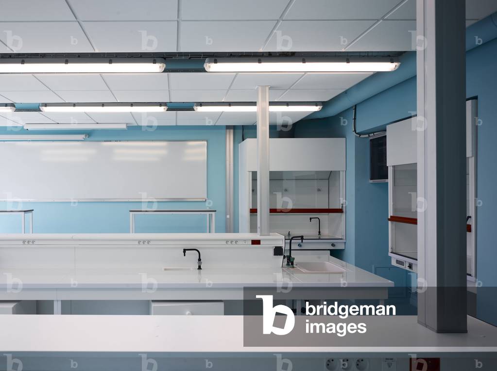 L'Atrium de Jussieu, Pole scientifique, Paris 5th arrondissement. Architects Peripheriques, Anne Francoise Jumeau and Emmanuelle Marin and David Trottin, 2002- 2006.