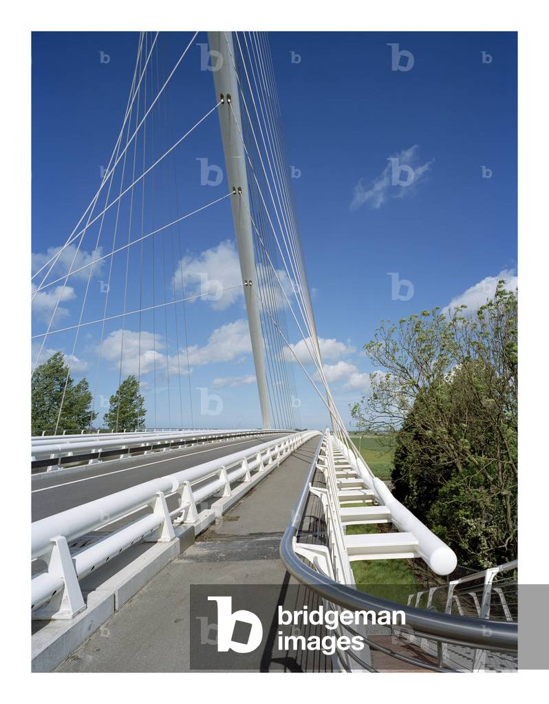 Hoofddorp Bridge to Harlemmermeer in the Netherlands. Architect Santiago Calavatra, 2002. Photography 10/05/05.