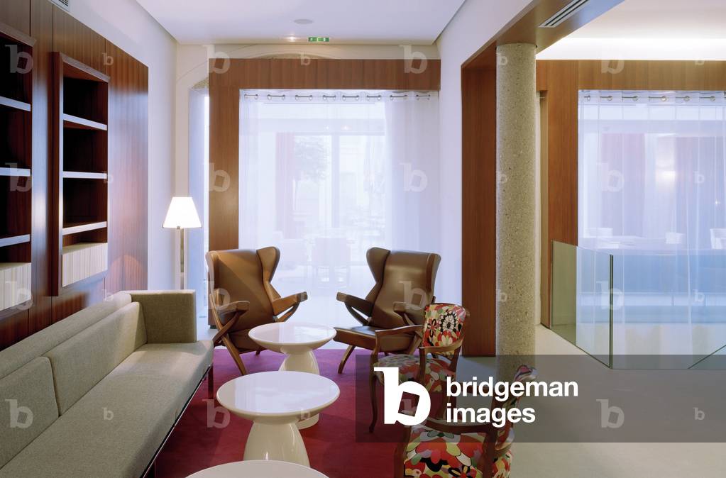 L'hotel de Sers, 41 Avenue Pierre Premier de Serbian, Paris 8, France. Architecture by Vidalenc Architects, 2004.