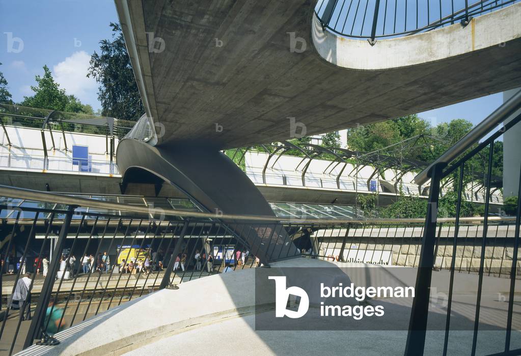 Stadelhofen station in Zurich, Switzerland. Realisation 1991, architect Santiago Calatrava. Photography 1991.