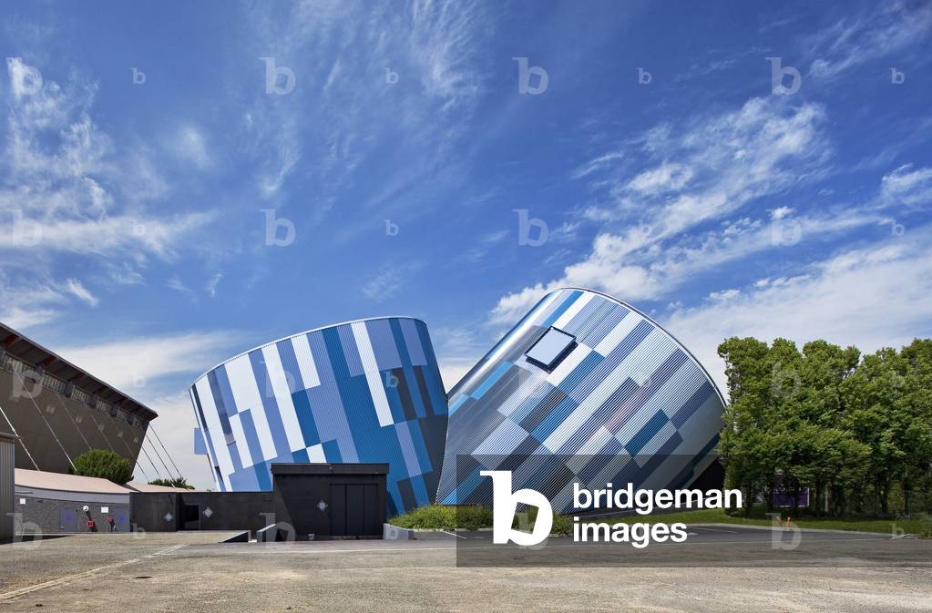 The extension of the concert hall of the Luciole, 171 Rue de Bretagne in Alencon, Orne, Basse Normandie (Basse-Normandie), France. Architecture Jacques Moussafir, 2006-2008. Photography 05/06/09