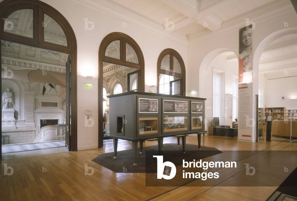 Renovation of the Musee des Arts et Metiers, 292 rue Saint Martin in Paris 75003. Architect Andrea Bruno, 2000. Photography 2000.