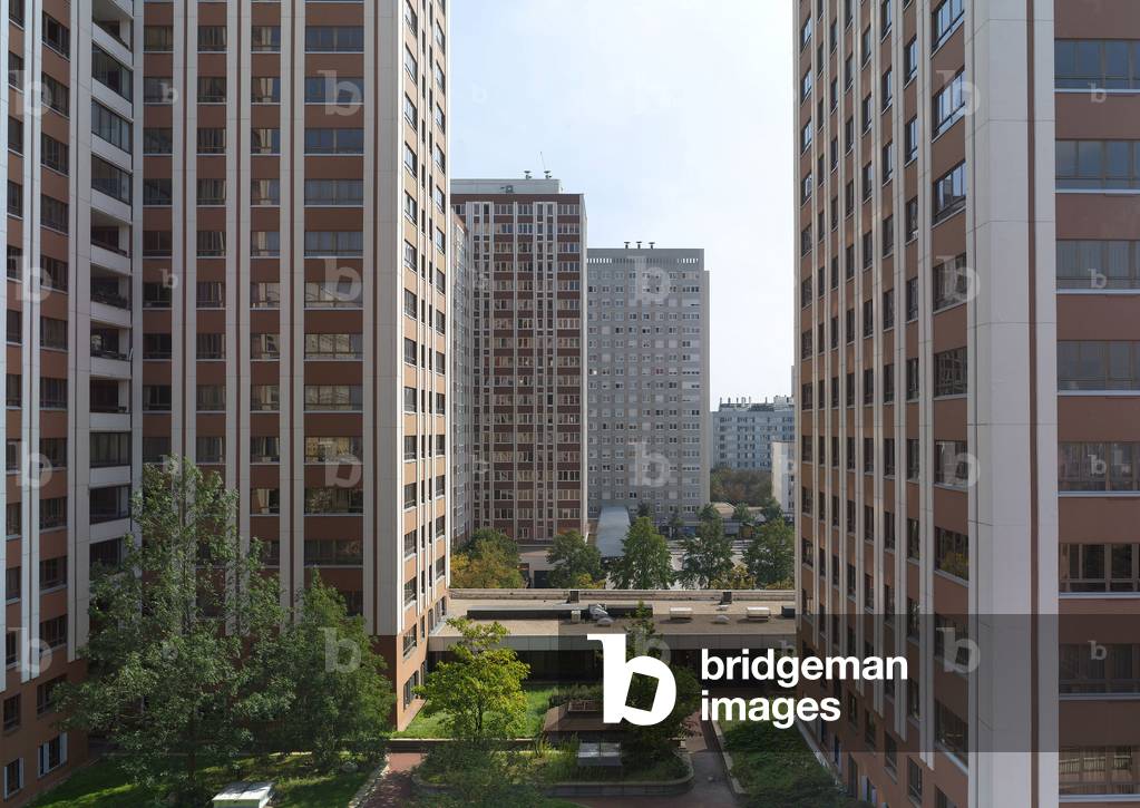Social housing tour, place des fetes in Paris in the 19th arrondissement. Photography 09/12/07.