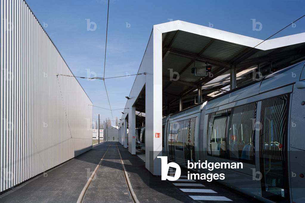 The warehouse of the Tramways of Valenciennes, Nord, Nord Pas De Calais. Architecture by Jacques Ferrier, 1999-2006. Photography 09/03/07