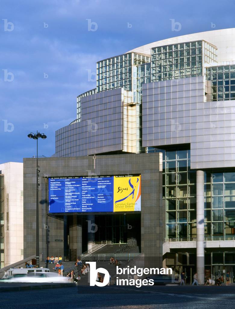 The Opera Bastille in Paris, 120 rue de Lyon, Paris 12. Architecture by Carlos Ott, 1983-1989. Photography 1989.