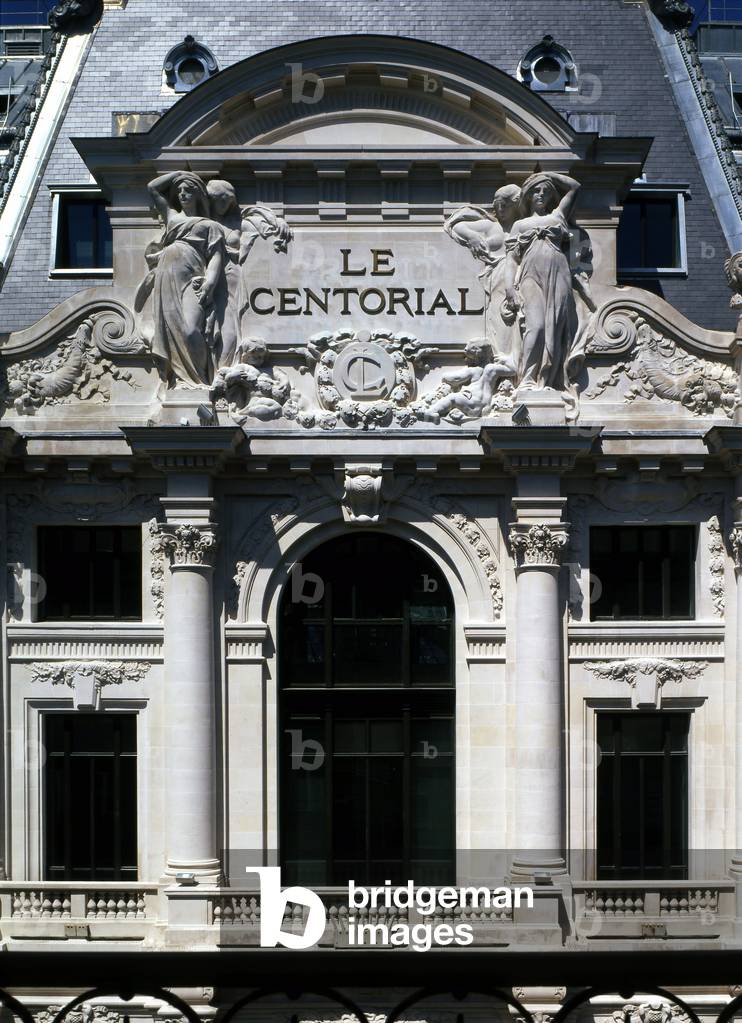 Le Centorial, Rehabilitation of the headquarters of Credit Lyonnais, 17-23 boulevard des Italians, Paris 2. The Centorial, restructuring of the former headquarters of Credit Lyonnais. It now includes 38,000 square meters of office space on eight levels. The old building has been completely demoli with the exception of the elements of historical monuments in particular the facade and the dome.