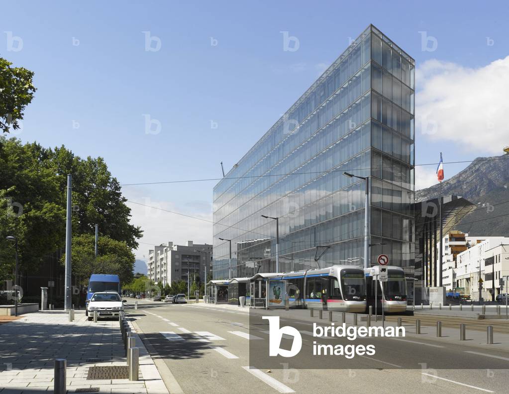 The Palais de Justice, district of the Europole train station in Grenoble (Isere, Rhone Alpes). Architect Claude Vasconi 1994. Photography 15/08/07.