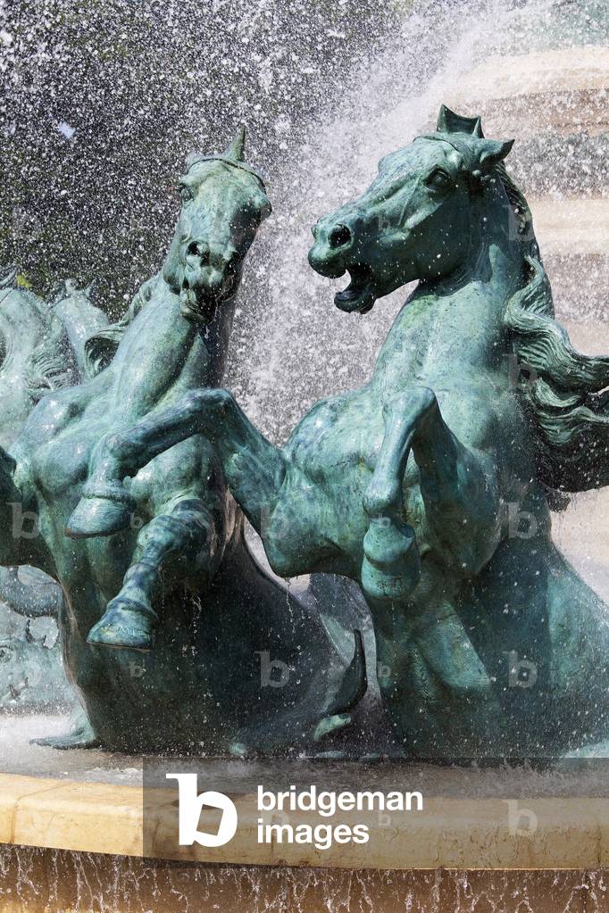 The four parts of the world (four parts of the world), or fountain of the observatory or the Carpeaux fountain (1867-1874) at the Place Camille Jullian, in the garden of Marco Polo, Jardin du Luxembourg, Paris 6th arrondissement. It represents the four parts of the world, sculpted by Jean Baptiste (Jean-Baptiste) Carpeaux (1827-1875), while the base of eight marine horses was made by Emmanuel Fremiet (1824-1910). It was designed by architect Gabriel Davioud (1824-1881). Photography 20/04/09.