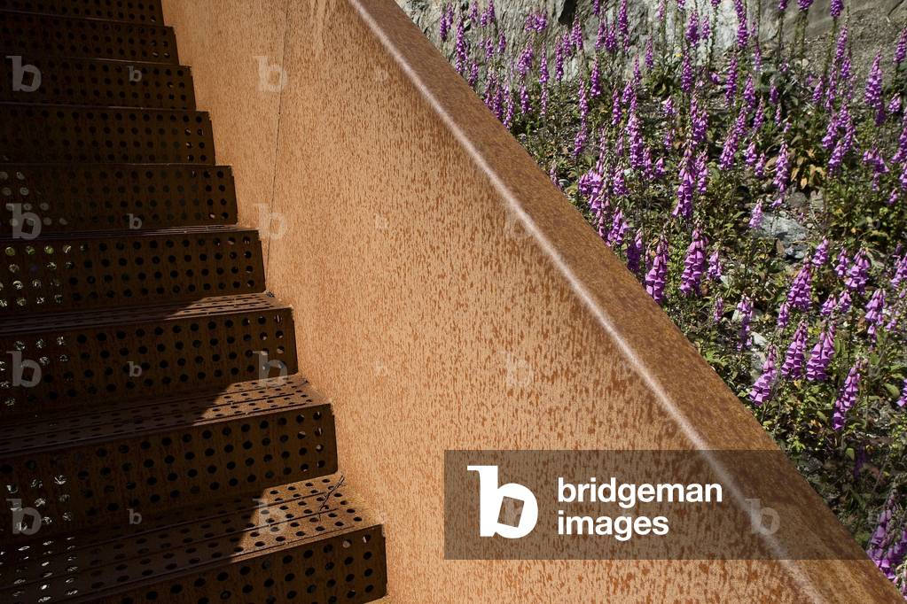 Tourist facilities, metallic bridge in Norway. Architects Haga Grov and Helge Schelderup, 2006. Photography 03/07/08.