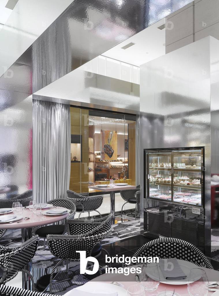 Le cafe Fauchon, Shinjuku, Tokyo. Architecture by Christian Biercher. Photography 30/05/07