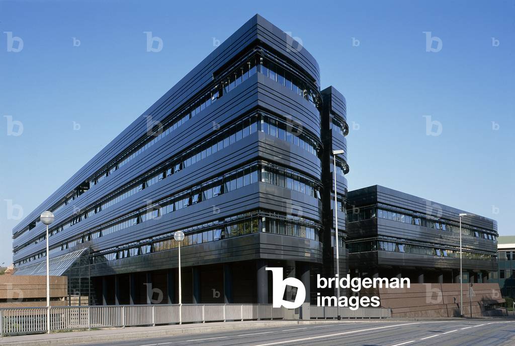 The hotel of the department in Strasbourg (Bas Rhin). Architect Claude Vasconi, 1990.