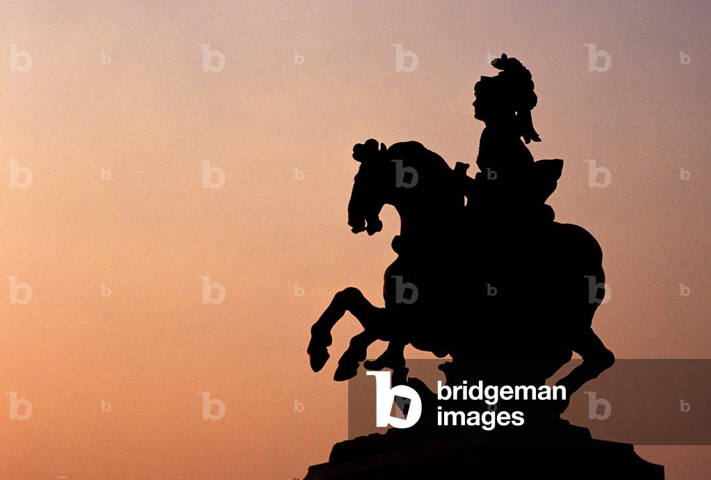 Equestrian statue of Louis XIV (1638-1715), 1818, in front of the pyramid of the Louvre, Paris.
