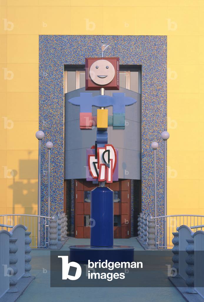 Museum of Design in Groningen, Netherlands. Architects: Alessandro Mendini, Michele de Lucchi, Coop Himmelblau and Philippe Starck, 1985-1995. Photography 1995