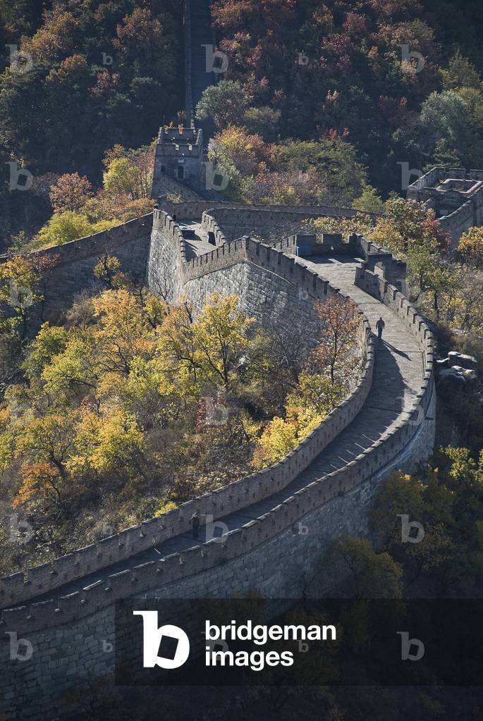 The Great Wall of China is close to Pekin. Construction of the Great Wall began in the 9th and 8th century BC, and continued for more than 2,000 years. If all its constructions and trunks spread across the vast region of North and Central China were combined, the Great Wall would extend over 50,000 km (100,000 li). Indeed, historical records show that since the Fighting Kingdoms, more than 20 feodal states and imperial dynasties have begun building defense walls. Photography 25/10/07
