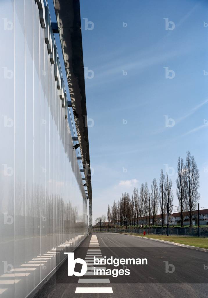 The warehouse of the Tramways of Valenciennes, Nord, Nord Pas De Calais. Architecture by Jacques Ferrier, 1999-2006. Photography 09/03/07