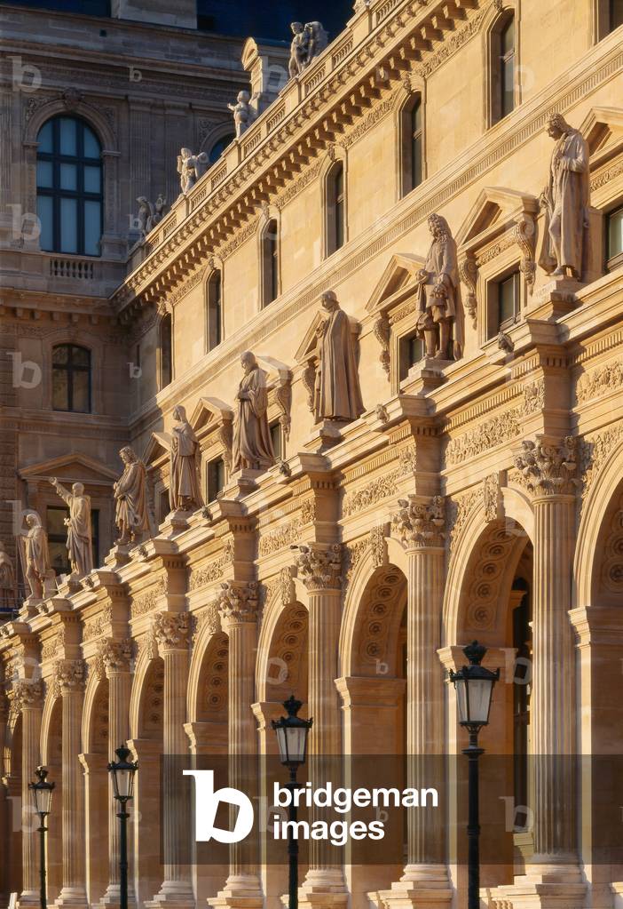 Wing Richelieu Grand Louvre, Rue de Rivoli and quai des Tuileries, Paris 75001. Architecture of Leoh Ming Pei in association with Michel Macary and Jean-Michel Wilmotte, 1983-2001. Facade of Richelieu wing.