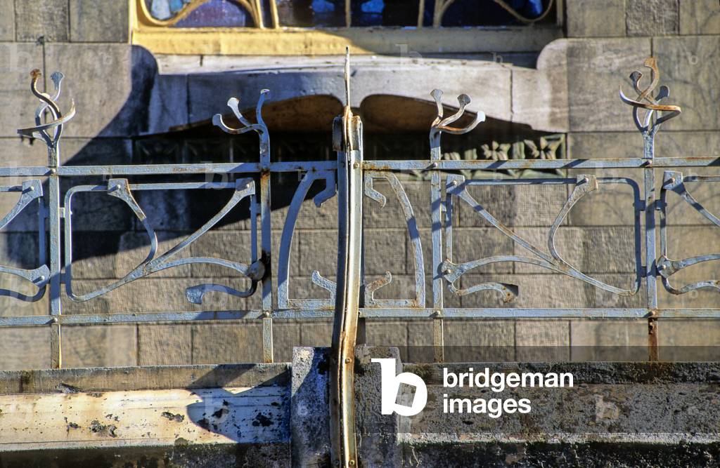 La Villa Majorelle, 1 Rue Majorelle in Nancy (Meurthe et Moselle). Architect Henri Sauvage (1873-1932), 1902. In Nancy, Art Nouveau takes the name of Ecole de Nancy, or Alliance provincial des industries d'art, thanks in particular to the emblematic figure of Emile Galle. Glassware, furniture, stained glass, ceramics, leather, ironwork, architecture, etc., participate in this vast movement of renovation of decorative arts that still marks the city today.
