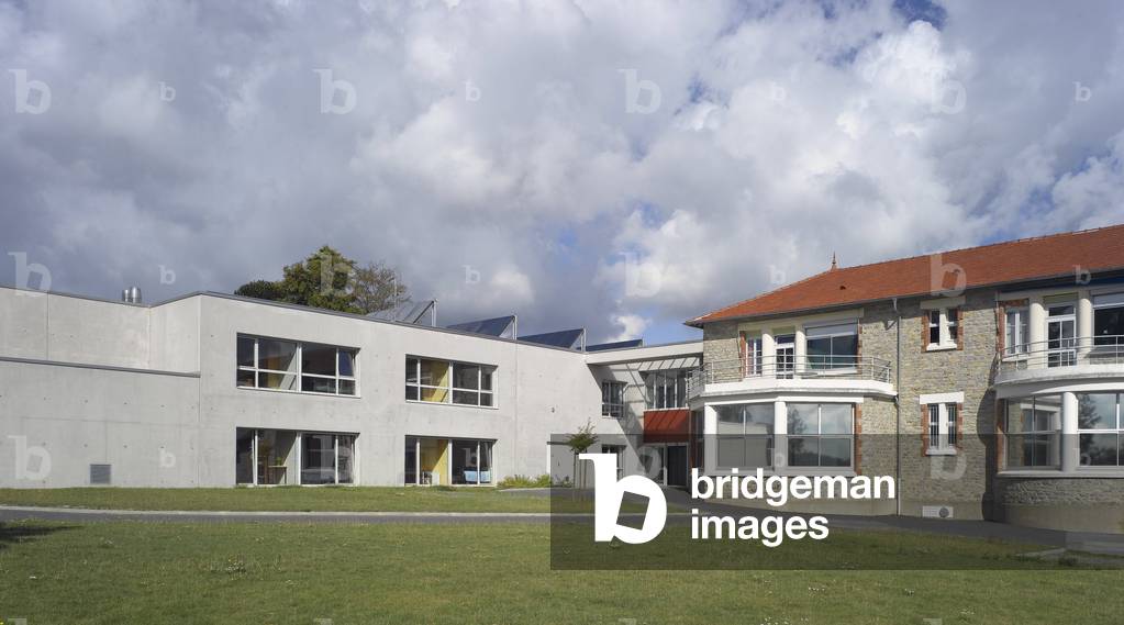 The Rey Leroux medical center in La Bouexiere (Ille et Vilaine). Realisation 2005, Nunc architects. Photography 25/08/06.