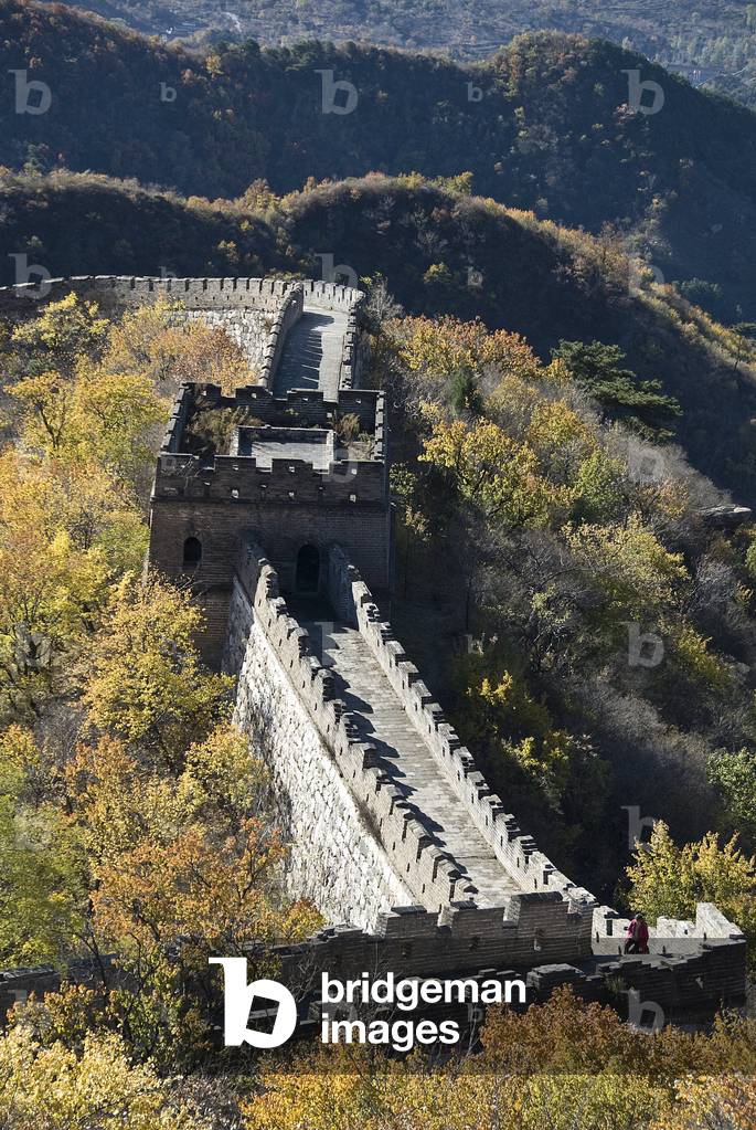 The Great Wall of China is close to Pekin. Construction of the Great Wall began in the 9th and 8th century BC, and continued for more than 2,000 years. If all its constructions and trunks spread across the vast region of North and Central China were combined, the Great Wall would extend over 50,000 km (100,000 li). Indeed, historical records show that since the Fighting Kingdoms, more than 20 feodal states and imperial dynasties have begun building defense walls. Photography 25/10/07