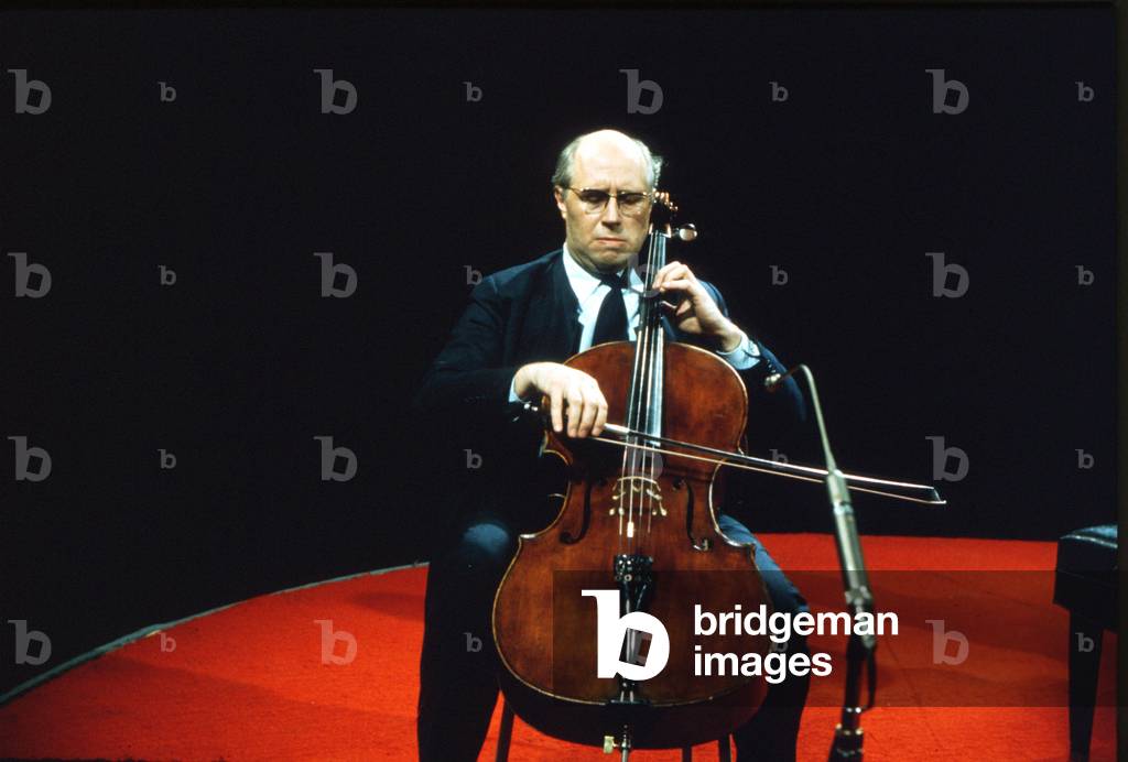 Mistislav (Mstislav) Rostropovich playing