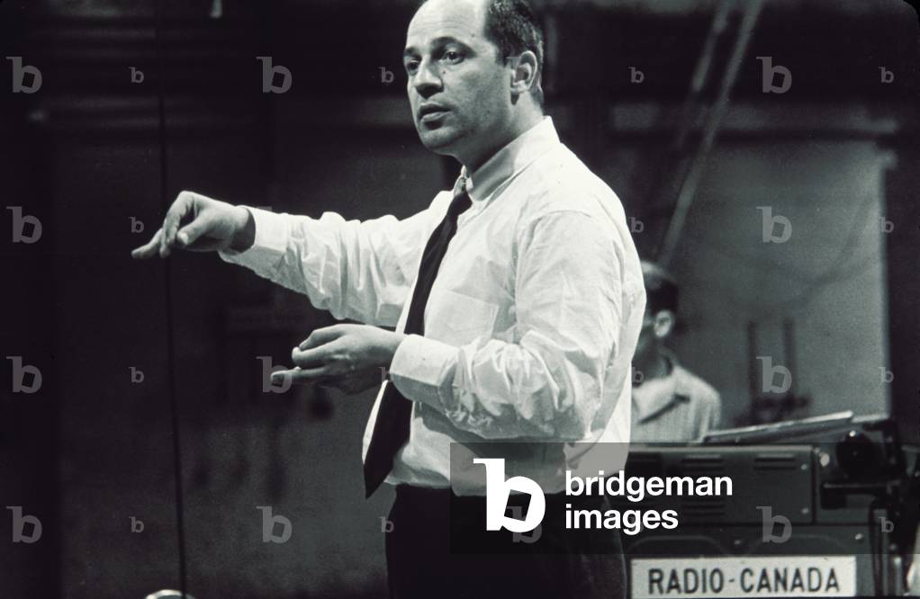 Pierre Boulez conducting during