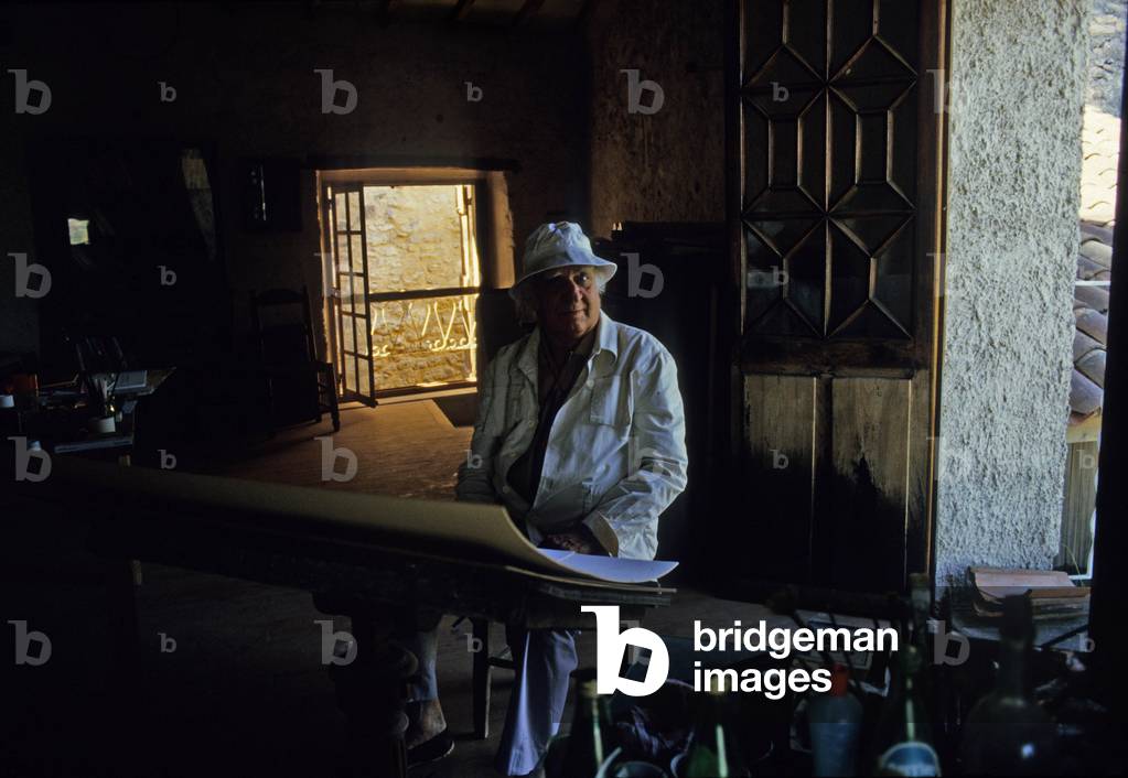 Jacques Herold (1910-1987) surrealist painter and sculptor, here in august 1986 in Lacoste (Vaucluse, France)
