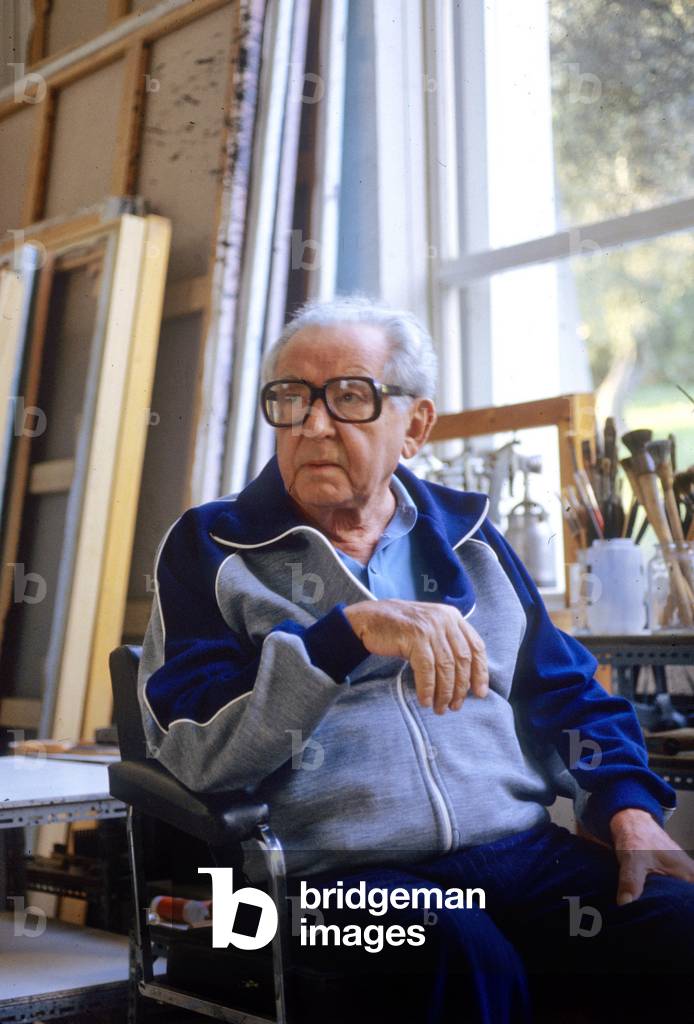 Hans Hartung in his workshop on november 9, 1983, in Mougins (France) (photo)