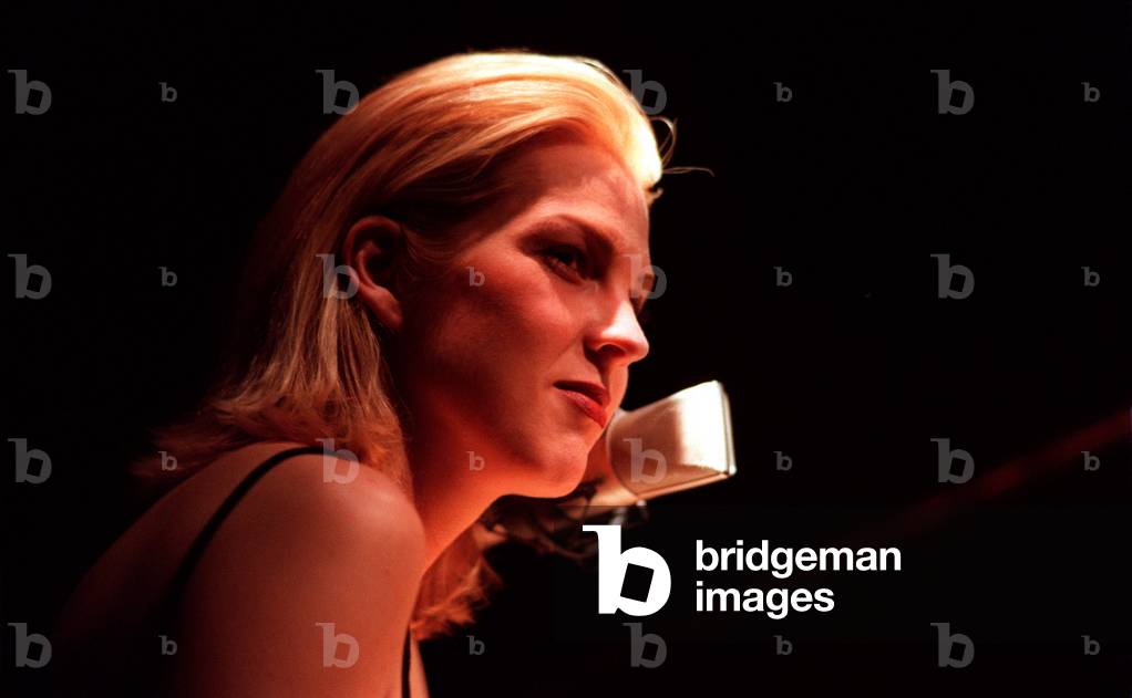 Diana Krall in front